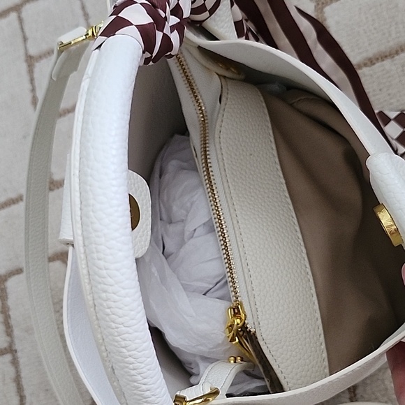 Faux Leather Bucket Bag - Picture 4 of 5